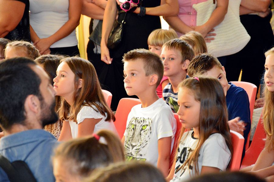 Prvi dan škole u OŠ Stanovi  ; foto Iva Perinčić