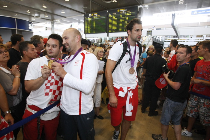 Zagreb, 130812.
Pleso.
Povratak Hrvatske olimpijske delegacije u Zagreb sa Olimpijskih igara u Londonu.
Na fotografiji: Igor Vori.
Foto: Goran Mehkek / CROPIX Zagreb, 130812.
Pleso.
Povratak Hrvatske olimpijske delegacije u Zagreb sa Olimpijskih igara u Londonu.
Na fotografiji: Igor Vori.
Foto: Goran Mehkek / CROPIX