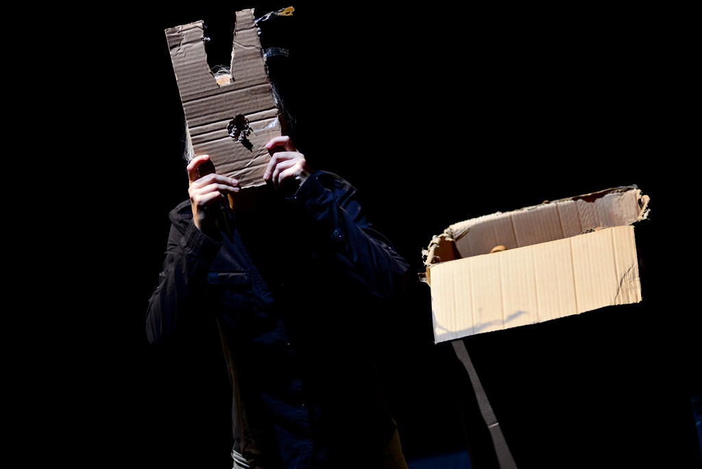 “Ana i Ona” naziv je predstave čijom je premijerom sinoć u zadarskom Kazalištu lutaka započela umjetnička revija pod nazivom “Nosi se Teatro Verrdi”.