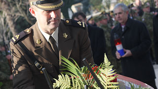 Image 1040145 (auto)