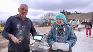 Mladi europski kipari stigli u Imotski, punom parom rade spomenik kultnom Mercedesu Mladi europski kipari stigli u Imotski, punom parom rade spomenik kultnom Mercedesu