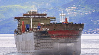 Rijeka, 280511
U 11h u brodogradilistu 3.Maj porinut je tanker Vinjerac. Tanker je dugacak 195.30m i ima nosivost od 51,800 tona. Narucitelj tankera je Tankerska plovidba d.d.
Foto: Davor Zunic / CROPIX Rijeka, 280511
U 11h u brodogradilistu 3.Maj porinut je tanker Vinjerac. Tanker je dugacak 195.30m i ima nosivost od 51,800 tona. Narucitelj tankera je Tankerska plovidba d.d.
Foto: Davor Zunic / CROPIX