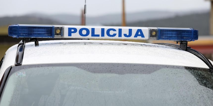 Policija, policijski auto Policija, policijski auto