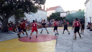 41. Otočki košarkaški turnir “Ist 2016”. Foto: Zvonimir Brzić 41. Otočki košarkaški turnir “Ist 2016”. Foto: Zvonimir Brzić