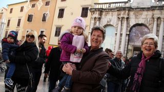 Sveta Luce oduševila mališane u gradu