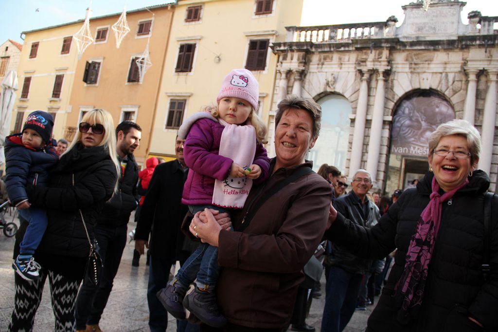 Sveta Luce oduševila mališane u gradu