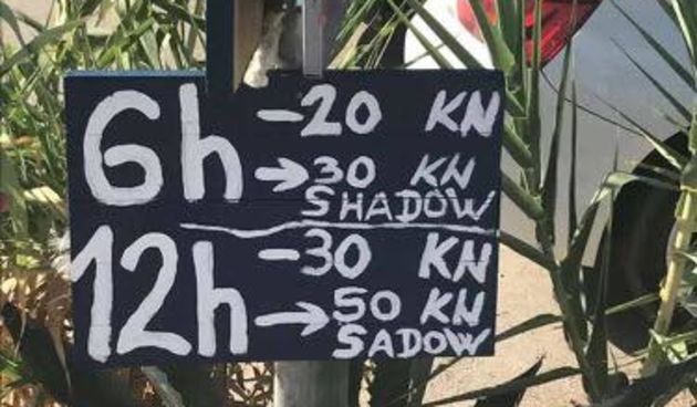 Skuplje parkiranje u hladu