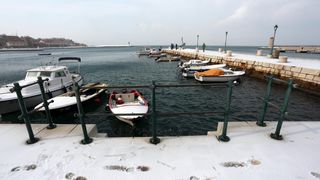 Zaleđeno more i čudesne ledene skulpture na senjskoj rivi