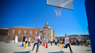 Basket na Forumu: Košarkaške legende protiv mlađih uzrasta KK Zadar Basket na Forumu: Košarkaške legende protiv mlađih uzrasta KK Zadar