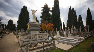 Gradsko groblje uoči blagdana Svih svetih (foto:Saša Čuka) Gradsko groblje uoči blagdana Svih svetih (foto:Saša Čuka)