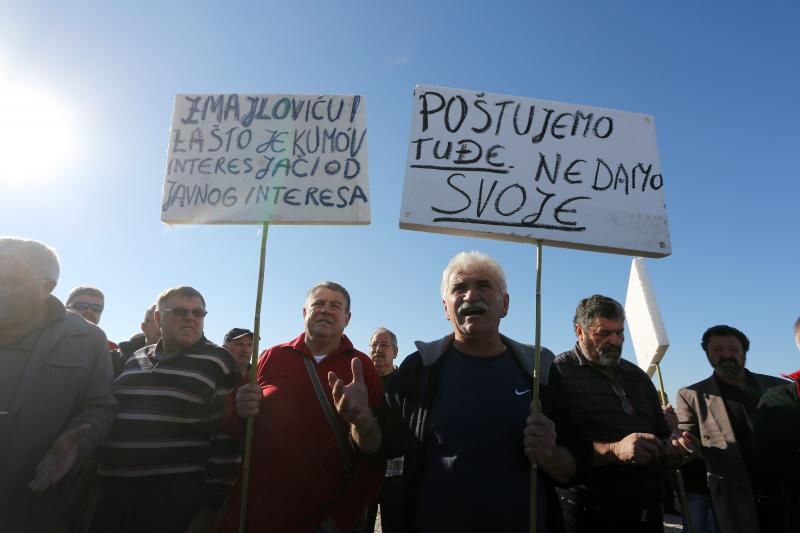 Pag: Prosvjed protiv ilegalnih berača samoniklog bilja, Foto: Filip Brala/PIXSELL