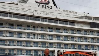 Kruzer Viking Saturn kod Pozdrava suncu Kruzer Viking Saturn kod Pozdrava suncu
