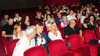 Zadar, .24.07.2012. snimio: Nenad Marčev
Brasil acoustic
Magda Mendes – vokal
Marcelo Godoy – vokal & akustična gitara
Nelson Latif – cavaquinho & akustična gitara
Gosti:
Renato Švorinić, bas,
Jadran Dučić Čićo, bubnjevi
Nebojša, ha Zadar, .24.07.2012. snimio: Nenad Marčev
Brasil acoustic
Magda Mendes – vokal
Marcelo Godoy – vokal & akustična gitara
Nelson Latif – cavaquinho & akustična gitara
Gosti:
Renato Švorinić, bas,
Jadran Dučić Čićo, bubnjevi
Nebojša, ha