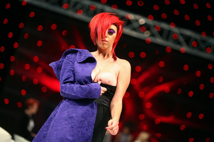 Zagreb, 250911.
U Areni Zagreb 24. i 25.09. odrzava se Beauty i Lifestyle Show, sajam ljepote.
Najveci show danas napravili su sarajevski frizeri.
Na slici: Sarajevo hair show.
Foto: Neja Markicevic / CROPIX Zagreb, 250911.
U Areni Zagreb 24. i 25.09. odrzava se Beauty i Lifestyle Show, sajam ljepote.
Najveci show danas napravili su sarajevski frizeri.
Na slici: Sarajevo hair show.
Foto: Neja Markicevic / CROPIX