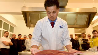 Tuna, Sushi & Wine Festival: Japanski masterchef Nakatsuji održao edukaciju pripreme tradicionalnih japanskih jela Tuna, Sushi & Wine Festival: Japanski masterchef Nakatsuji održao edukaciju pripreme tradicionalnih japanskih jela