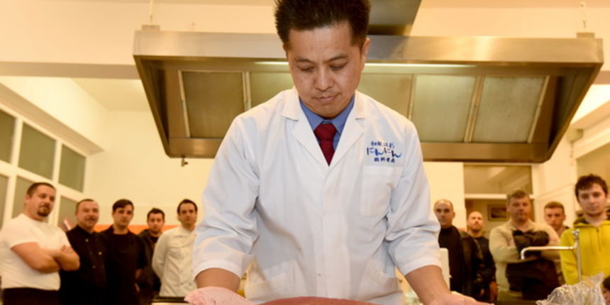 Tuna, Sushi & Wine Festival: Japanski masterchef Nakatsuji održao edukaciju pripreme tradicionalnih japanskih jela Tuna, Sushi & Wine Festival: Japanski masterchef Nakatsuji održao edukaciju pripreme tradicionalnih japanskih jela