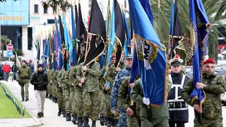 Mimohod pripadnika OSRH i MUP-a s ratnim zastavama povodom 30. obljetnice VRO Maslenica Mimohod pripadnika OSRH i MUP-a s ratnim zastavama povodom 30. obljetnice VRO Maslenica