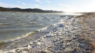 Zaledilo Vransko jezero u lučici na Prosici