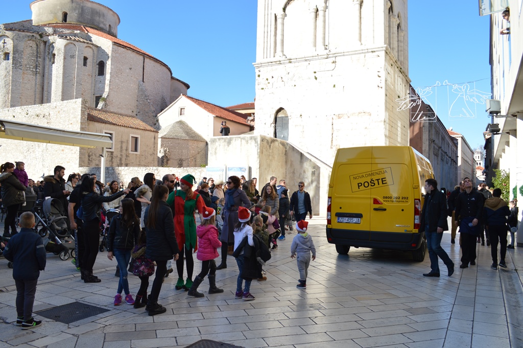 Djed Božićnjak iz Laponije stigao na Forum- poštom!