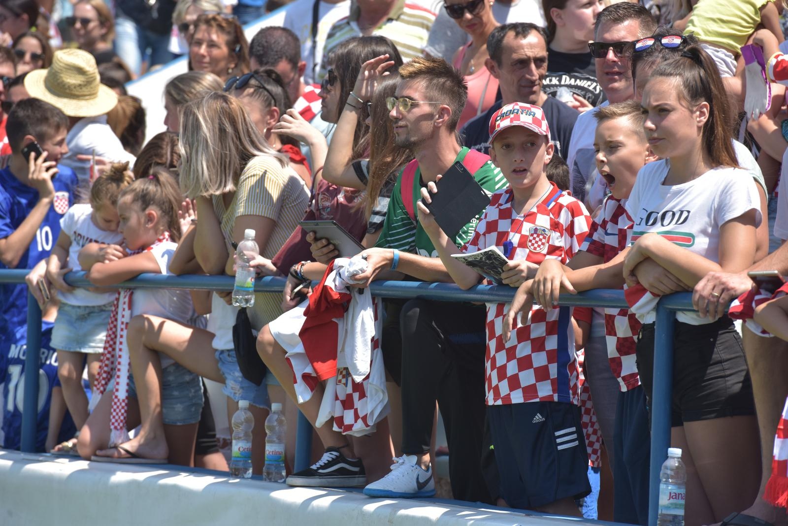 Modrić, Vrsaljko, Subašić i Livaković odali počast preminulom suigraču i prijatelju Hrvoju