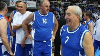 KK Zadar – Real Madrid, umirovljenje dresova 10 (Giuseppe Giergia) i 11 (Kresimir Cosic), Foto; Mladen Malik KK Zadar – Real Madrid, umirovljenje dresova 10 (Giuseppe Giergia) i 11 (Kresimir Cosic), Foto; Mladen Malik