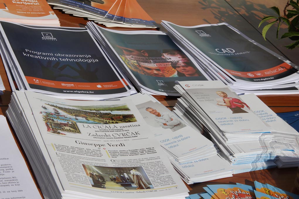 Sajam obrazovanja održan je na Narodnom trgu u organizaciji Pučkog otvorenog učilišta Erudio na kojem su se predstavili i partneri Poljoprivredna škola Stanko Ožanić, CISOK Zadar, Autoškola Zadar, POU Libar, POU Algebra, POU Zadar i dr. foto: Iva Perinči Sajam obrazovanja održan je na Narodnom trgu u organizaciji Pučkog otvorenog učilišta Erudio na kojem su se predstavili i partneri Poljoprivredna škola Stanko Ožanić, CISOK Zadar, Autoškola Zadar, POU Libar, POU Algebra, POU Zadar i dr. foto: Iva Perinči