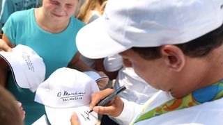 Zlatni olimpijci Fantela i Marenić družili se sa šibenskom djecom povodom dana jedrenja. Photo: Duško Jaramaz/PIXSELL Zlatni olimpijci Fantela i Marenić družili se sa šibenskom djecom povodom dana jedrenja. Photo: Duško Jaramaz/PIXSELL