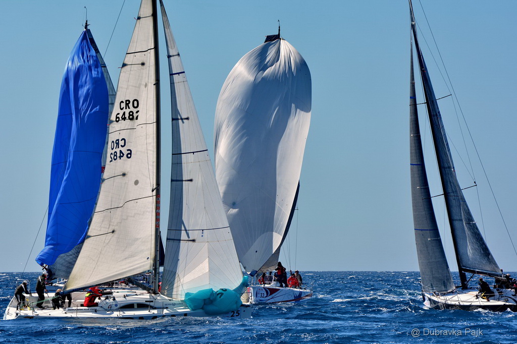 U hvarskom akvatoriju održana XXI. Uskršnja regata U hvarskom akvatoriju održana XXI. Uskršnja regata