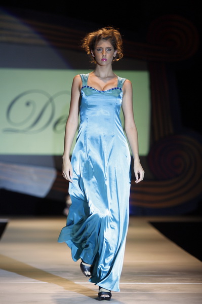 Zadar, 160711.
Druga vecer Zadar Fashion Nightsa, kojeg organiziraju Stefany Hohnjec i Aleksandra Grdic. Revije se odrzavaju na Forumu kraj crvke Sv Donata.
Foto: Jure Miskovic / CROPIX Zadar, 160711.
Druga vecer Zadar Fashion Nightsa, kojeg organiziraju Stefany Hohnjec i Aleksandra Grdic. Revije se odrzavaju na Forumu kraj crvke Sv Donata.
Foto: Jure Miskovic / CROPIX