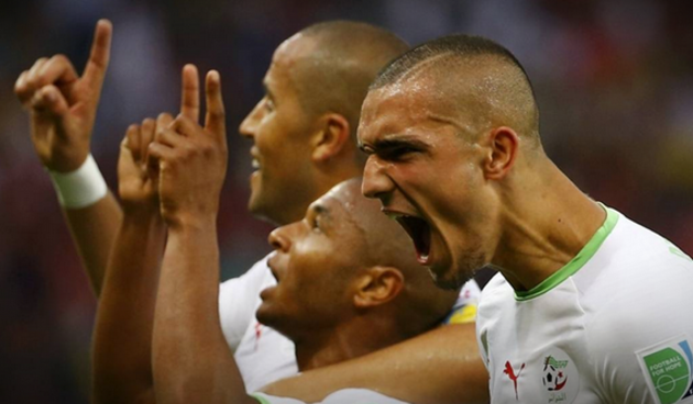 Slavlje nogometaša Alžira, foto: l’equipe