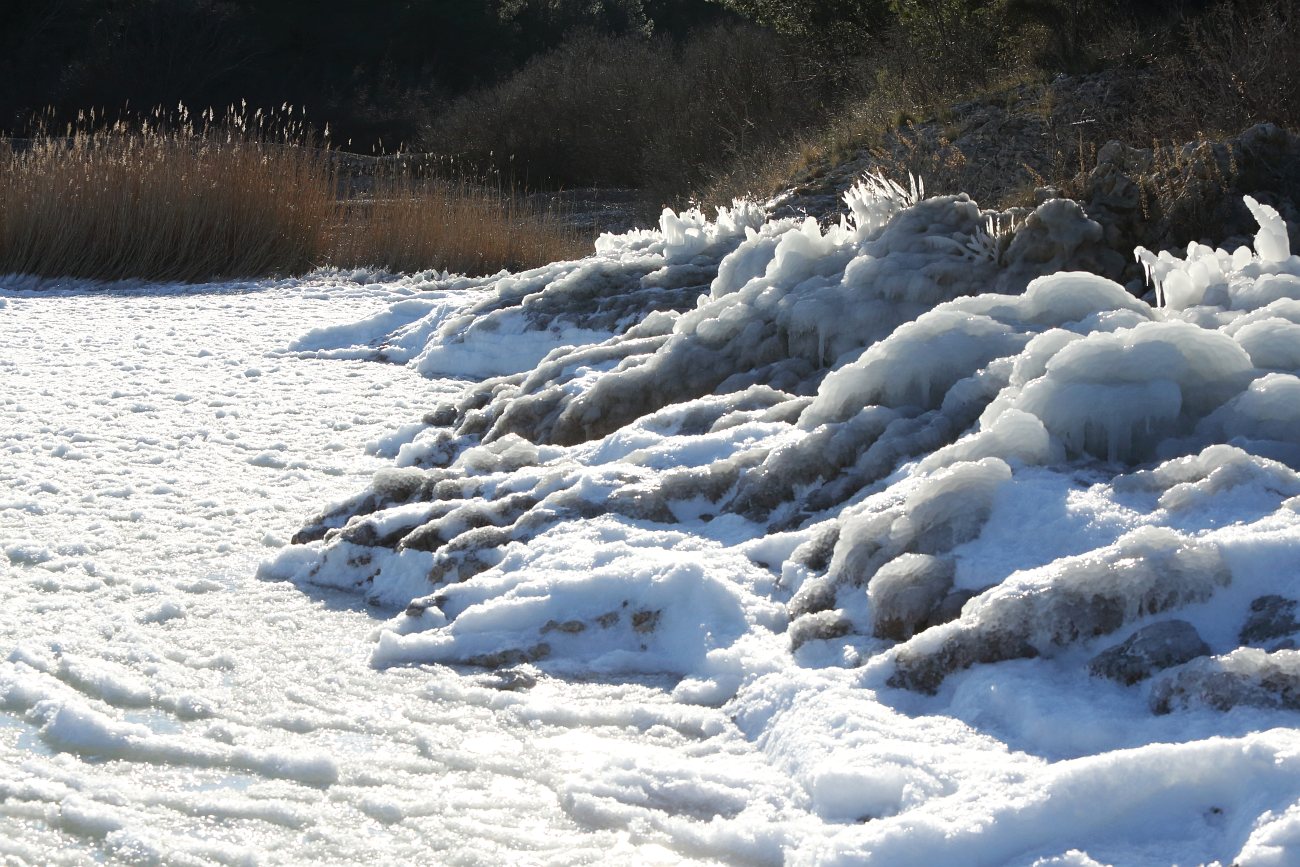 Šetnja po zaleđenom i bajkovitim Vranskim jezerom Šetnja po zaleđenom i bajkovitim Vranskim jezerom