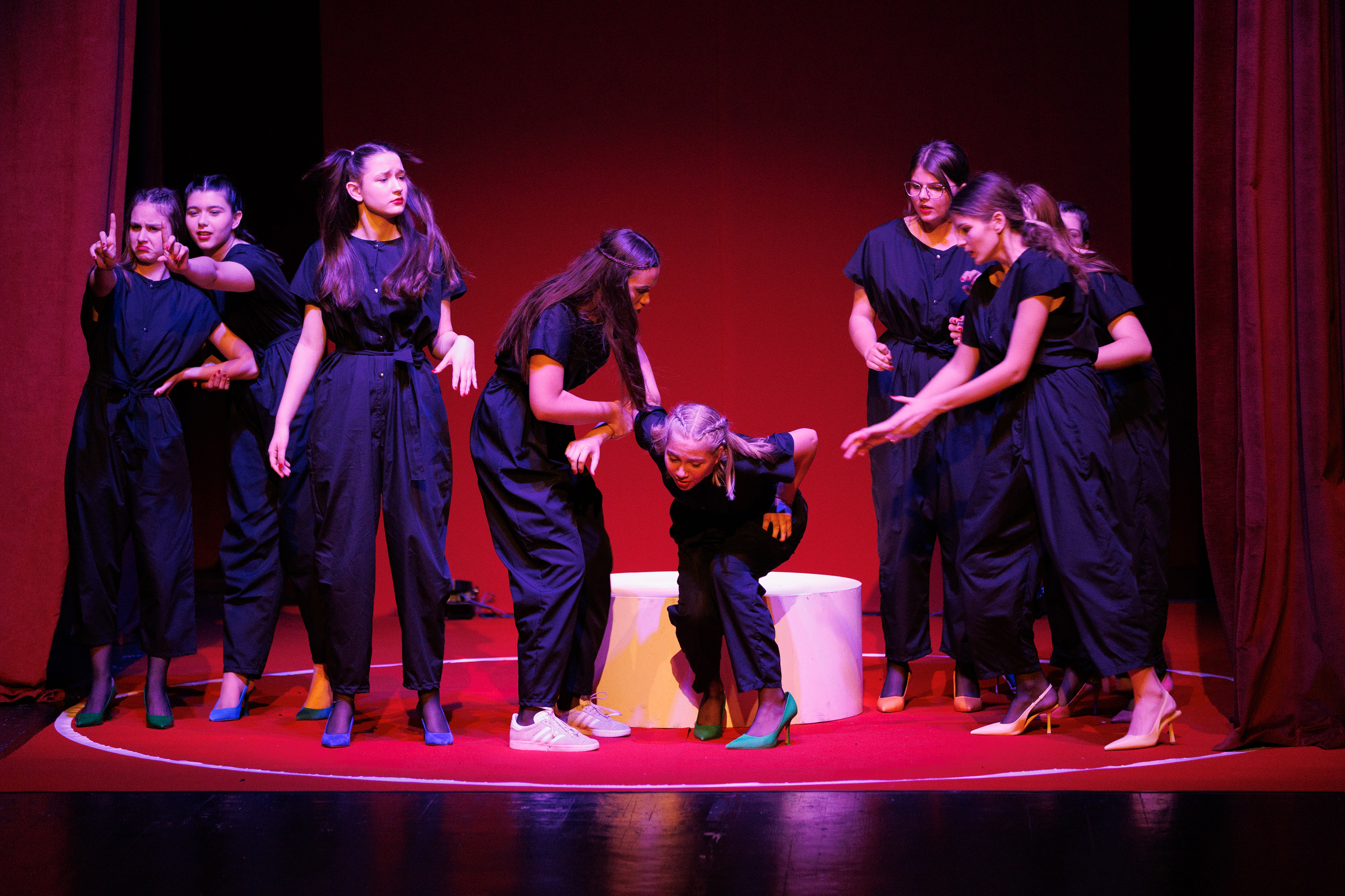 Igrajmo se: Zabranjeno mlađima od 15 strana A