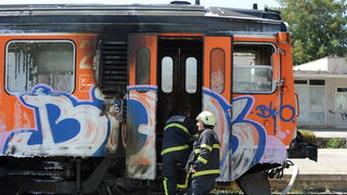 Zadar, 100911.
Na zadarskom zeljeznickom kolodvoru danas oko 12 sati zapalio se klima uredjaj u sinobusu. Nitko nije ozljedjen.
Foto: Andrija Lucic / CROPIX Zadar, 100911.
Na zadarskom zeljeznickom kolodvoru danas oko 12 sati zapalio se klima uredjaj u sinobusu. Nitko nije ozljedjen.
Foto: Andrija Lucic / CROPIX