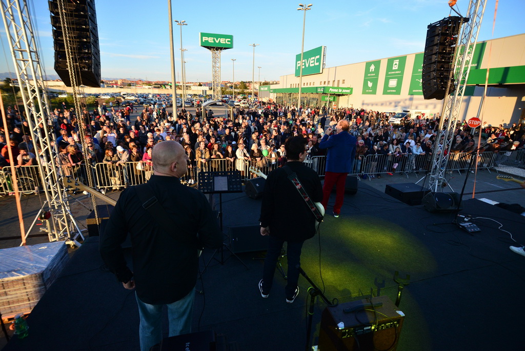 Otvorenje Peveca uz Mladena Grdovića i Klapu Intrade Otvorenje Peveca uz Mladena Grdovića i Klapu Intrade