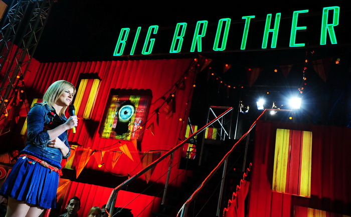 Beograd, 130311.
Nova sezona regionalnog reality show-a Big Brotheru cijoj kuci sudjeluju stanari iz Hrvatske, Makedonije, Srbije, Crne Gore te Bosne i Hercegovine. Stanari su smjesteni u Pionirskom gradu na Kostunjaku.
Na fotografiji: voditeljica Anton Beograd, 130311.
Nova sezona regionalnog reality show-a Big Brotheru cijoj kuci sudjeluju stanari iz Hrvatske, Makedonije, Srbije, Crne Gore te Bosne i Hercegovine. Stanari su smjesteni u Pionirskom gradu na Kostunjaku.
Na fotografiji: voditeljica Anton