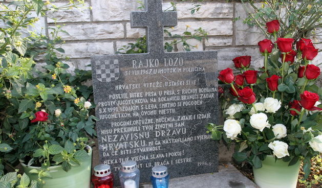 Sporna spomen ploča, Foto: Branislav Grgurović / CROPIX