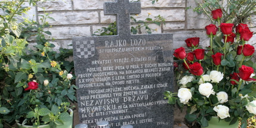 Sporna spomen ploča, Foto: Branislav Grgurović / CROPIX Sporna spomen ploča, Foto: Branislav Grgurović / CROPIX