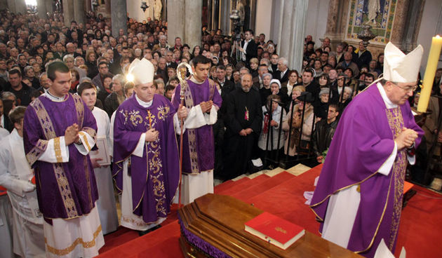 Sprovod nadbiskupa Oblaka (foto: Marin Gospić)