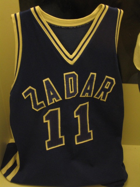 Image 1182493 (auto) Image 1182493 (auto)