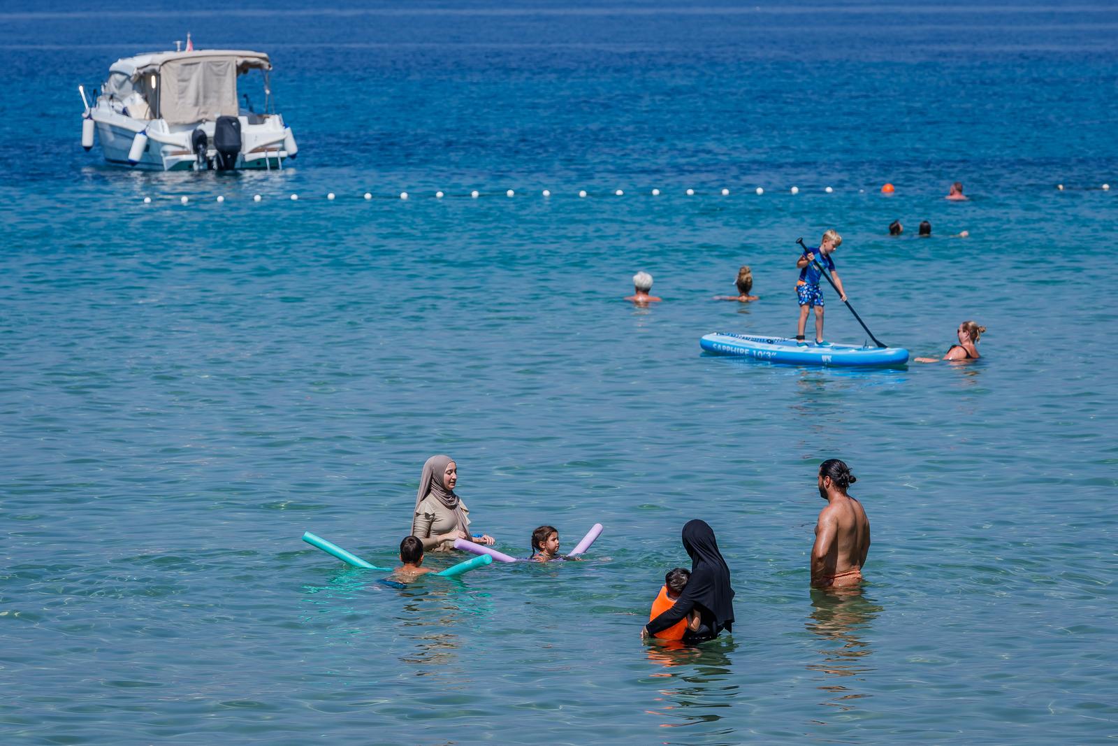Uvala Lovrečina: Egzotična pješčana oaza na Braču u kojoj su uživali i stari Rimljani Uvala Lovrečina: Egzotična pješčana oaza na Braču u kojoj su uživali i stari Rimljani