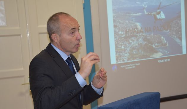 Ministar Krstičević posjetio eskadrilu transportnih helikoptera