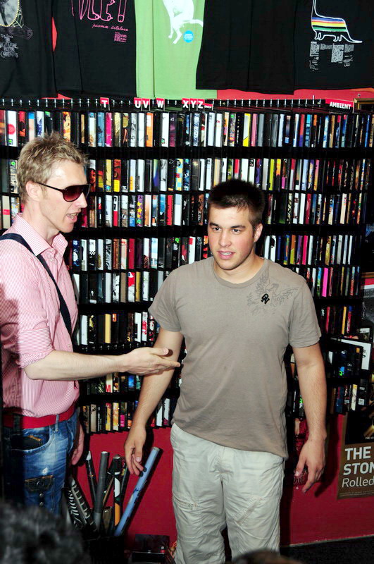 Finalisti HTZ-a Duje i Vilibald u Dallas Music Shopu, Foto: Ivan Dilber