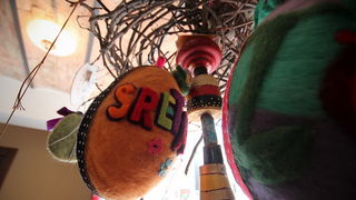 Restoran Bar Atrij: Prodajna izložba uskrsnih pisanica Silvijane Dražović, Foto: Saša Čuka Restoran Bar Atrij: Prodajna izložba uskrsnih pisanica Silvijane Dražović, Foto: Saša Čuka