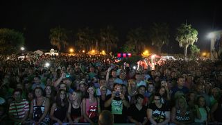 Dan Općine Vir proslavljen uz spektakularni koncert Prljavog Kazališta i vatromet Dan Općine Vir proslavljen uz spektakularni koncert Prljavog Kazališta i vatromet