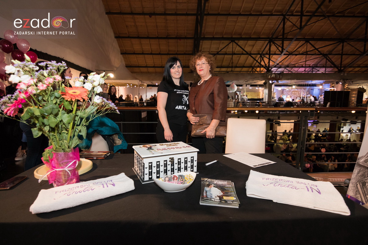 11. Festival vjenčanja: Modna revija vjenčanica i svečanih haljina te revija cvijeća i koncert Sandija Cenova 11. Festival vjenčanja: Modna revija vjenčanica i svečanih haljina te revija cvijeća i koncert Sandija Cenova