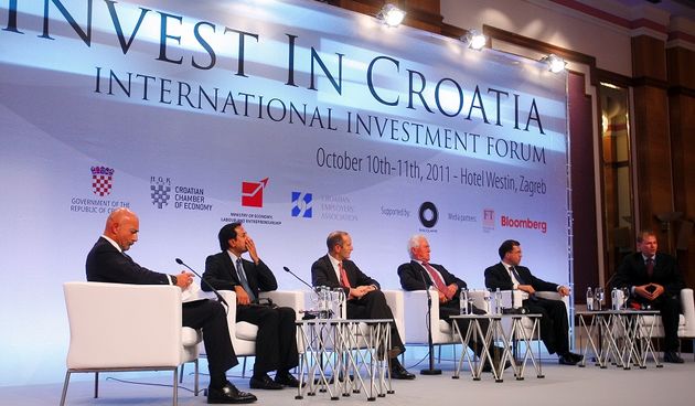 Hrvatska vlada uz pomoc HGK i HUP-a organizirala je prvi Medjunarodni investicijski forum Invest in Croatia. Na slici: Ferit Sahenk, Mohamed Althani, David Fass, Stronach Frank, Domagoj Milosevic. Foto: Goran Mehkek / CROPIX