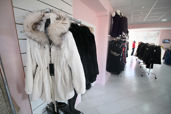 RR moda , Polačišće 9 (foto:Saša Čuka) RR moda , Polačišće 9 (foto:Saša Čuka)