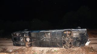 Vodice: U sudaru automobila i autobusa tri osobe ozlijeđene, a autobus završio na boku