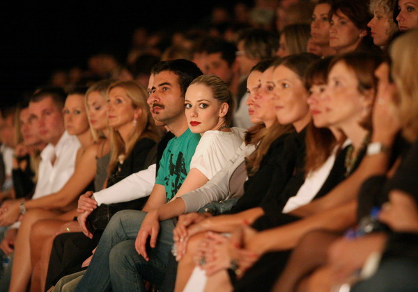 Zagreb, 250909.
U staroj tvornici Zagrepcanka od 24.09.-26.09. odrzava se modna revija Dove Fashion.hr.
Na slici: Jelena Veljaca i Janko Popovic Volaric.
Foto: Neja Markicevic /CROPIX