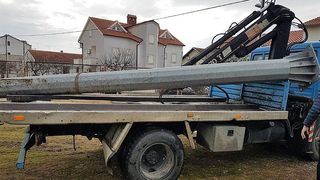 Postavljaju se reflektori na stadion biogradskog HNK Primorac Postavljaju se reflektori na stadion biogradskog HNK Primorac